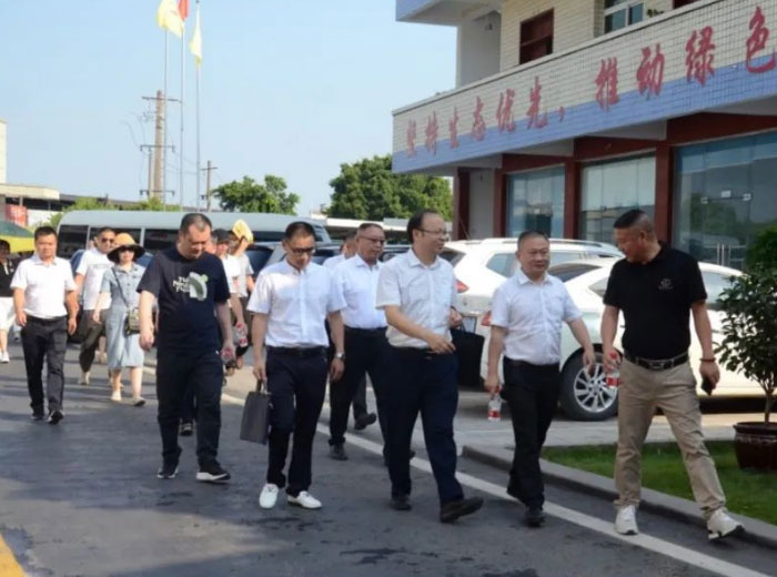 叙永县委常委申刚一行莅临米兰官方网页版集团总部基地调研